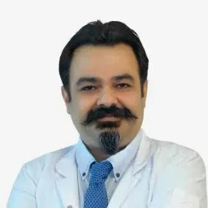Uzm. Dr. Halil Kalli — İç Hastalıkları, Gaziantep. Portre fotoğrafı.