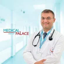 Uzm. Dr. Adem Kara — İç Hastalıkları, Aksaray. Portre fotoğrafı.