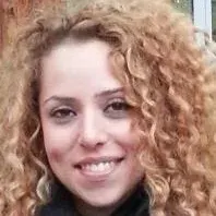 Kl. Psk. Esra Bayraktar Süngü — Psikoloji, İstanbul. Portre fotoğrafı.