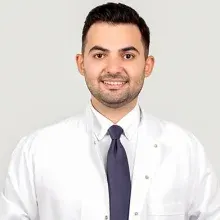 Uzm. Dr. Royal Asadov — Psikiyatri, İzmit, Kocaeli. Portre fotoğrafı.