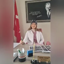 Dt. Aybüke Üzer — Diş Hekimi, Kahramanmaraş. Portre fotoğrafı.