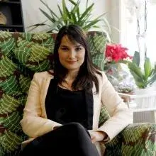 Uzm. Dr. Esengül Kayan — Çocuk ve Ergen Psikiyatrisi, İstanbul. Portre fotoğrafı.
