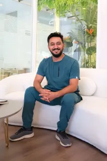 Dt. Emir F. Önel profilinde yer alan galeri fotoğrafı.