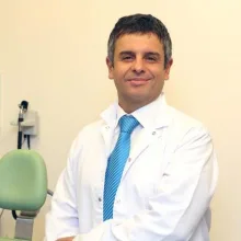 Op. Dr. Selçuk Güney — Kulak Burun Boğaz, İstanbul. Portre fotoğrafı.