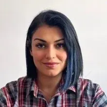Psk. Dan. Derya Babacan — Psikolojik Danışma ve Rehberlik, İzmir. Portre fotoğrafı.