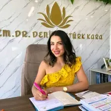 Uzm. Dr. Deniz Öztürk Kara — Dermatoloji, Aksaray. Portre fotoğrafı.
