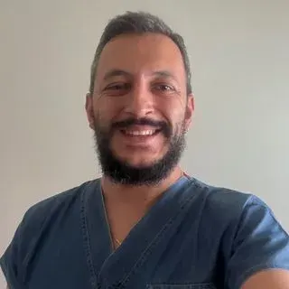 Dr. Dt. Ahmet Serkan Oruç — Çanakkale. Portre fotoğrafı.