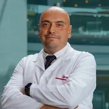 Prof. Dr. Burak Onan — Kalp Ve Damar Cerrahisi, İstanbul. Portre fotoğrafı.
