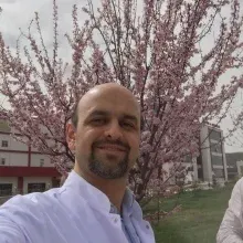 Prof. Dr. Ersin Günay — Göğüs Hastalıkları. Portre fotoğrafı.