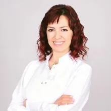 Dr. Dt. Nur Kocakerim İskender — Ankara. Portre fotoğrafı.