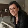 Op. Dr. Berra Önsoy — Kadın Hastalıkları Ve Doğum, İstanbul. Portre fotoğrafı.