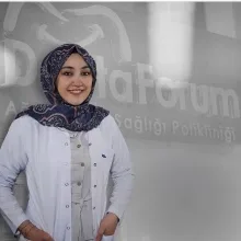 Dt. Seda Onat — Diş Hekimi, Kayseri. Portre fotoğrafı.