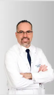 Op. Dr. Ertan Öztürk profilinde yer alan galeri fotoğrafı.