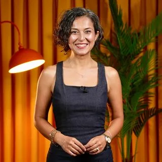 Uzm. Dr. Fatma Özlem Sapmaz — Fiziksel Tıp Ve Rehabilitasyon, Çukurova, Adana. Portre fotoğrafı.