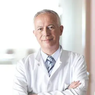 Prof. Dr. Ömer Engin — Genel Cerrahi, Pendik, İstanbul. Portre fotoğrafı.