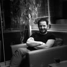 Op. Dr. Rıza Efendi Karaca — Kağıthane, İstanbul. Portre fotoğrafı.