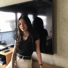 Dyt. İrem Semizoğlu — Diyetisyen, Bursa. Portre fotoğrafı.