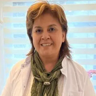 Op. Dr. Esra Bicik Kırıkkanat — Kulak Burun Boğaz, Adana. Portre fotoğrafı.