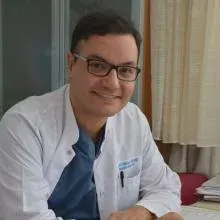 Op. Dr. Ali Murat Sonel — Plastik Rekonstrüktif Ve Estetik Cerrahi, Balıkesir. Portre fotoğrafı.
