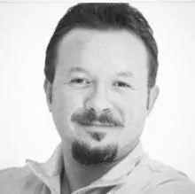 Dr. Dt. Faruk Er — Bursa. Portre fotoğrafı.
