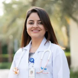Uzm. Dr. Zeynep Zehra Gümüş — İç Hastalıkları, Balıkesir. Portre fotoğrafı.