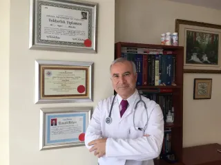Prof. Dr. Atilla İlhan profilinde yer alan galeri fotoğrafı.