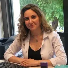 Uzm. Dyt. Merve Güldalı Serin — Diyetisyen, İstanbul. Portre fotoğrafı.