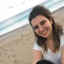 Psk. Ceren Güneş — Psikoloji, Mersin. Portre fotoğrafı.