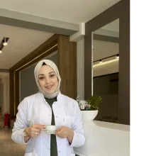 Dt. Merve Güzelbulut — Diş Hekimi, Kahramanmaraş. Portre fotoğrafı.