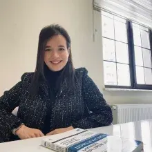 Psk. Gizem Aysuna Koşmaz — Psikoloji, Gaziantep. Portre fotoğrafı.
