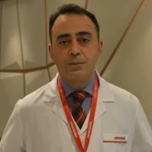 Prof. Dr. Melih Bozkurt — Beyin Ve Sinir Cerrahisi, Bahçelievler, İstanbul. Portre fotoğrafı.