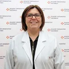 Prof. Dr. Esra Baskın — Çankaya, Ankara. Portre fotoğrafı.