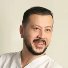 Dt. Seyhan Baykal — Diş Hekimi, Akdeniz, Mersin. Portre fotoğrafı.