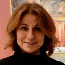 Prof. Dr. Pelin Kaynak — Göz Hastalıkları, İstanbul. Portre fotoğrafı.
