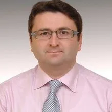 Op. Dr. Mehmet Öztürkmen — Antalya. Portre fotoğrafı.