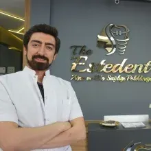 Dt. Hüseyin Tutku Bekar — Diş Hekimi, Gaziantep. Portre fotoğrafı.