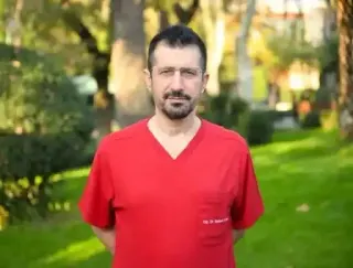 Op. Dr. Sadun Yalçın profilinde yer alan galeri fotoğrafı.