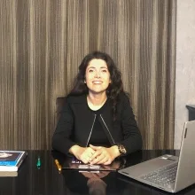 Psk. Yonca Arslan. Portre fotoğrafı.