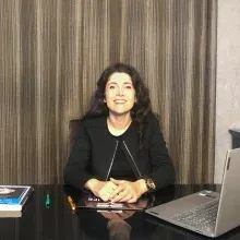 Psk. Yonca Arslan. Portre fotoğrafı.