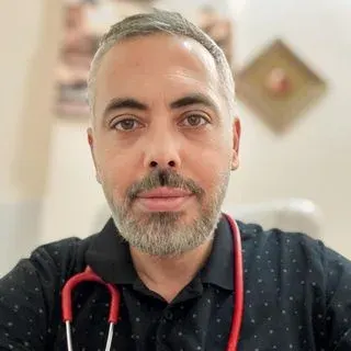 Dr. Mehmet Sarı — Sertifikalı Medikal Estetik, Mersin. Portre fotoğrafı.
