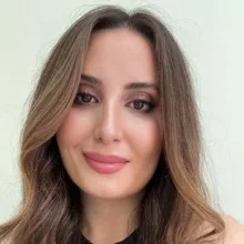Psk. Huriye Demir — Psikoloji, Mersin. Portre fotoğrafı.