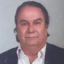 Uzm. Dr. Rüstem Şaşmaz — Dermatoloji. Portre fotoğrafı.