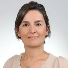 Prof. Dr. Asuman Çelikbilek — Nöroloji, Ankara. Portre fotoğrafı.