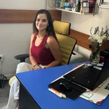 Dr. Ceylan İçin Karadeniz — Pratisyen. Portre fotoğrafı.