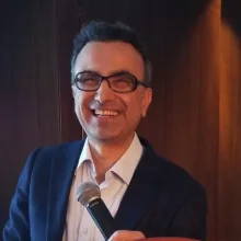 Prof. Dr. Serkan Şimşek — Beyin Ve Sinir Cerrahisi, Ankara. Portre fotoğrafı.