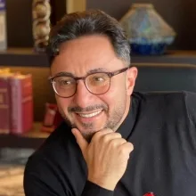 Op. Dr. Aytunç Yur — Genel Cerrahi, İstanbul. Portre fotoğrafı.