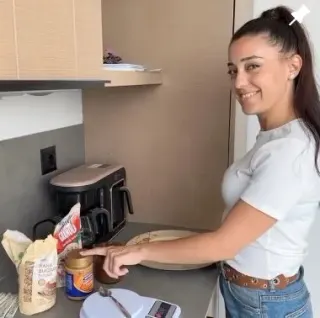 Uzm. Dyt. Elif İrem Sun profilinde yer alan galeri fotoğrafı.