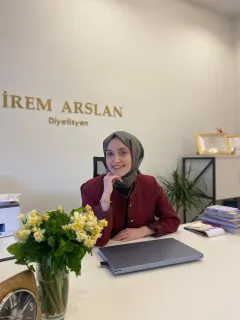 Dyt. İrem Arslan profilinde yer alan galeri fotoğrafı.