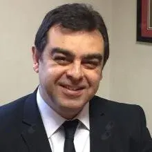 Prof. Dr. Serkan Altınova — Üroloji, Ankara. Portre fotoğrafı.