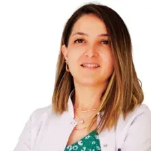 Uzm. Dt. Feyza Akalın Kunuk — Ağız diş ve çene radyolojisi, Bolu. Portre fotoğrafı.